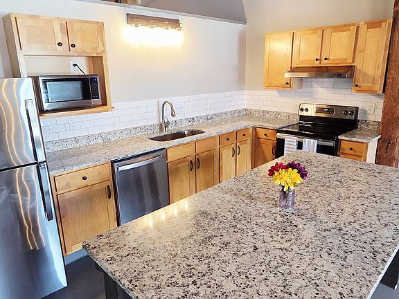 2nd image of 1445 S 18th St APT 208