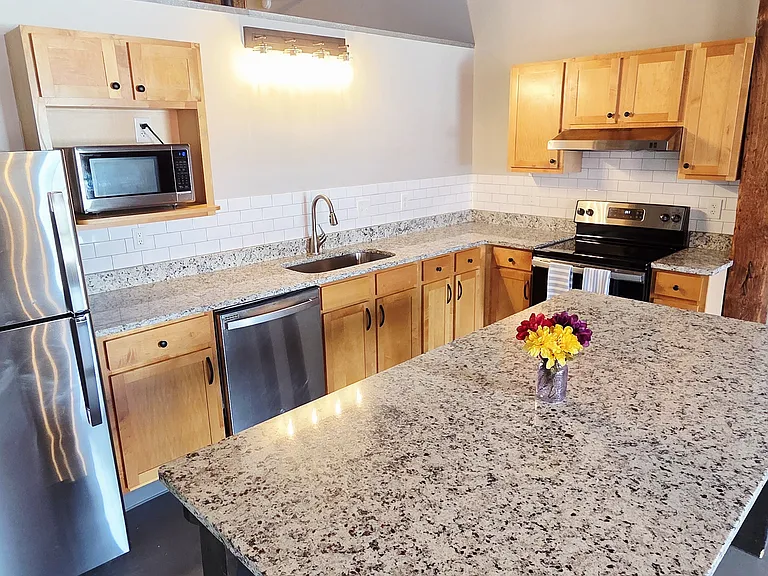 1445 S 18th St #208 — Photo 2