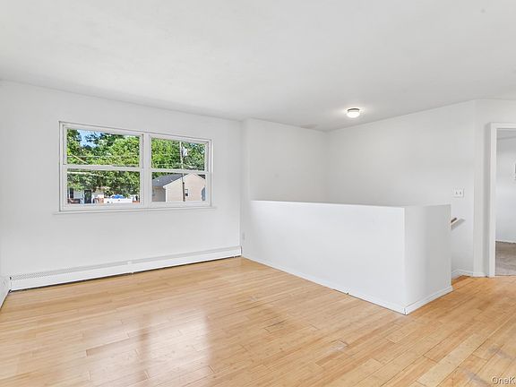 3rd image of 4 Beechwood Drive