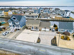 37 Bayview Ave, Bayville, NJ 08721