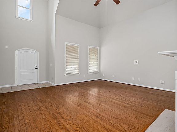 5th image of 2402 Abbeyglen Cir