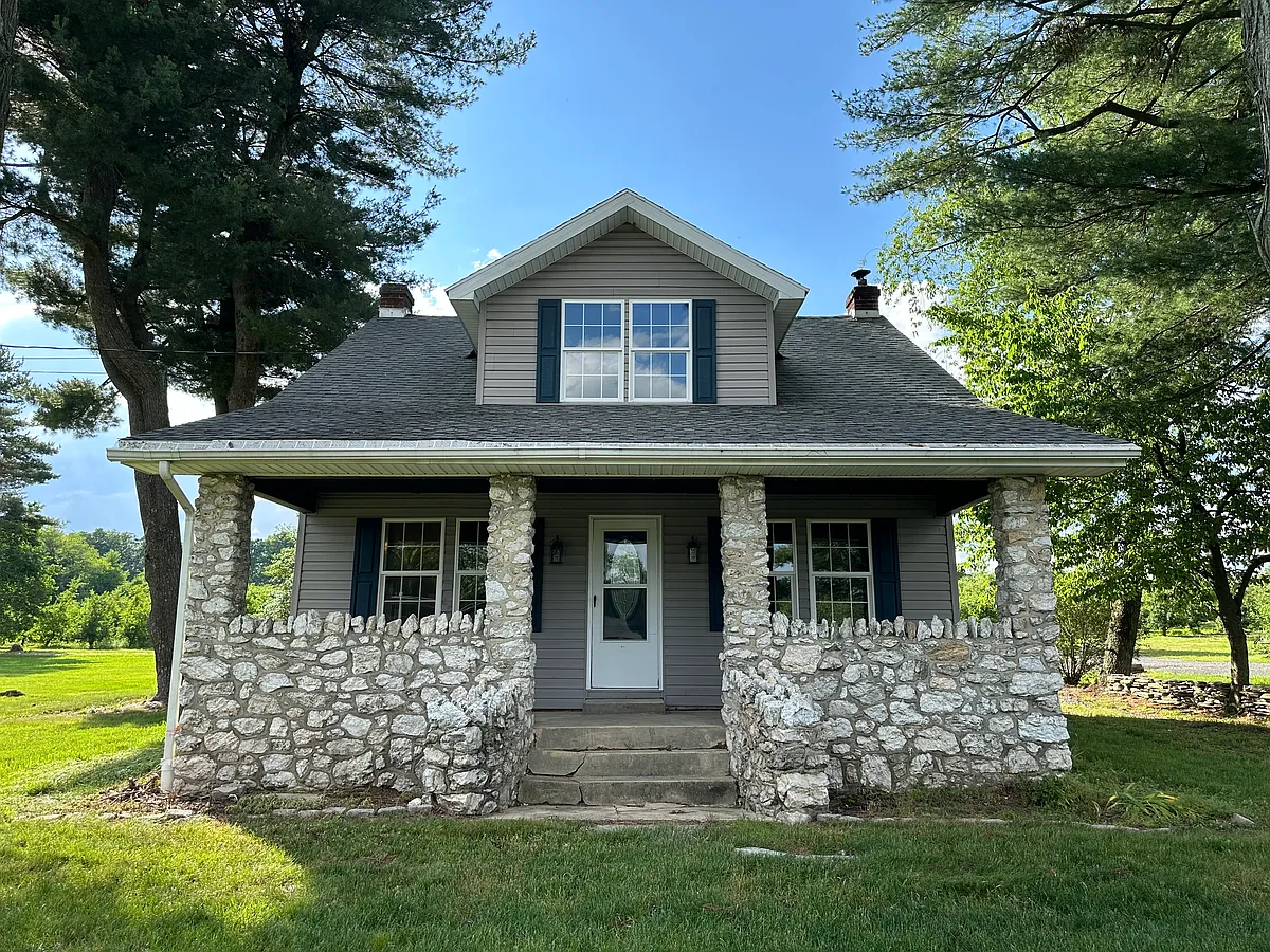 Building Photo - 226 Peach Glen Rd