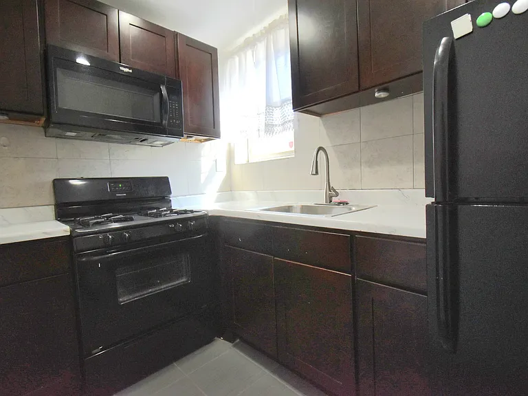 165 Augusta St #B9 — Photo 11