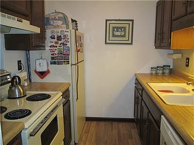 3rd image of 3402 Winchester Dr