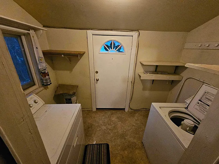 355 E Elmo St — Photo 15