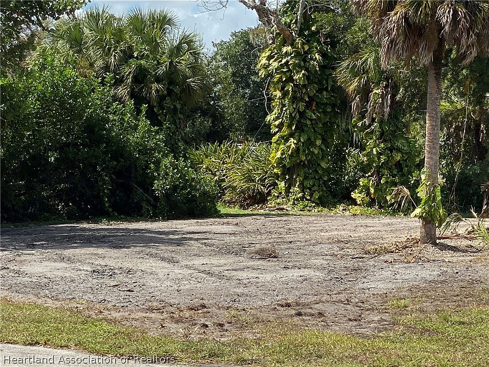 1st image of 501 Riverside Dr N