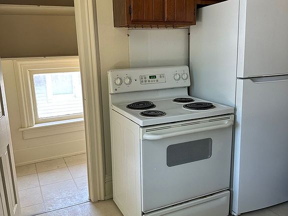 5th image of 504 E Jefferson St #2