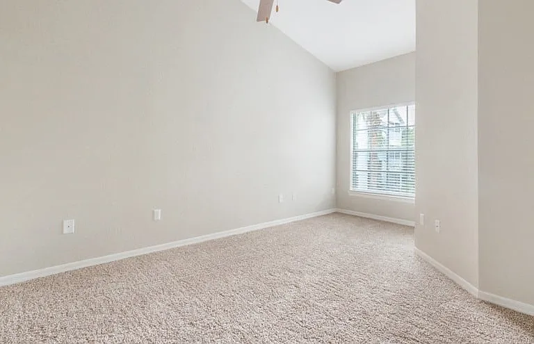 Windermere at Lakes Edge Apartments — Photo 13