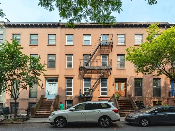 122 Hoyt Street image 2 of 57