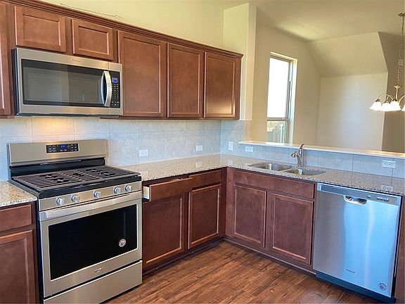 5th image of 255 Zuma Dr