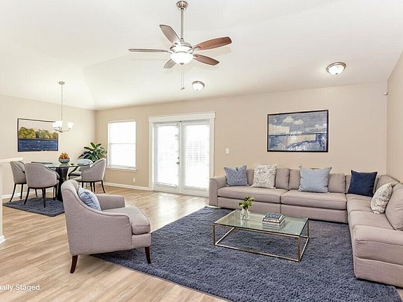 4th image of 2836 Cross Creek Dr