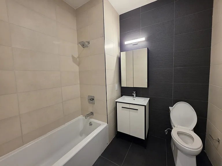 1187 New York Ave #1 — Photo 6
