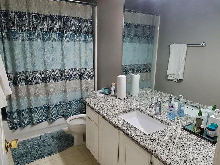 Full bath upstairs