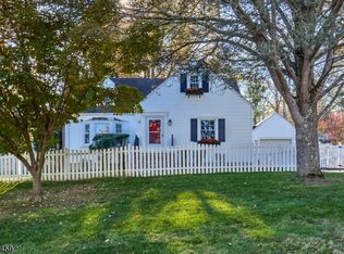 25 Eastern Ave, Bernardsville, NJ 07924