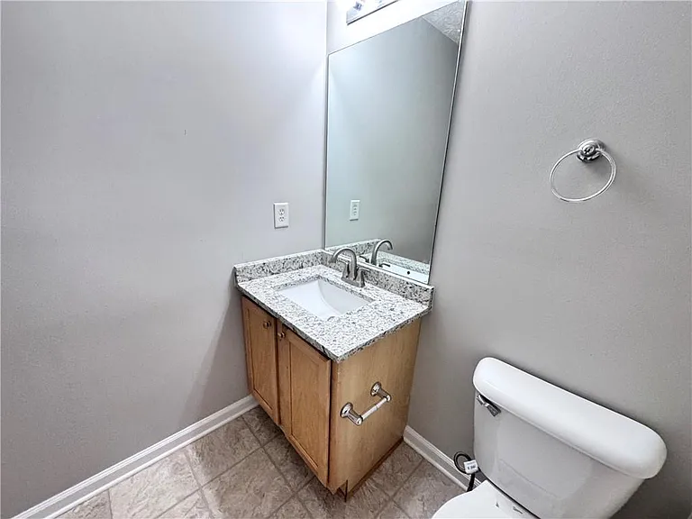 3044 Kentmere Dr — Photo 22