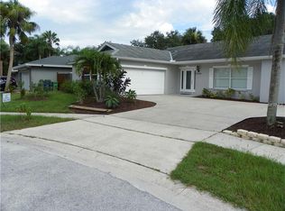 2120 W Greenhollow Dr, Palm Harbor, FL 34683