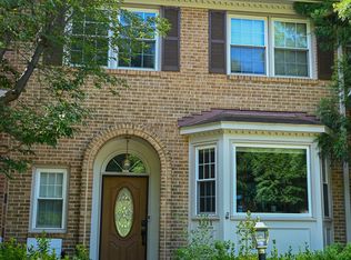 9059 Golden Sunset Ln, Springfield, VA 22153