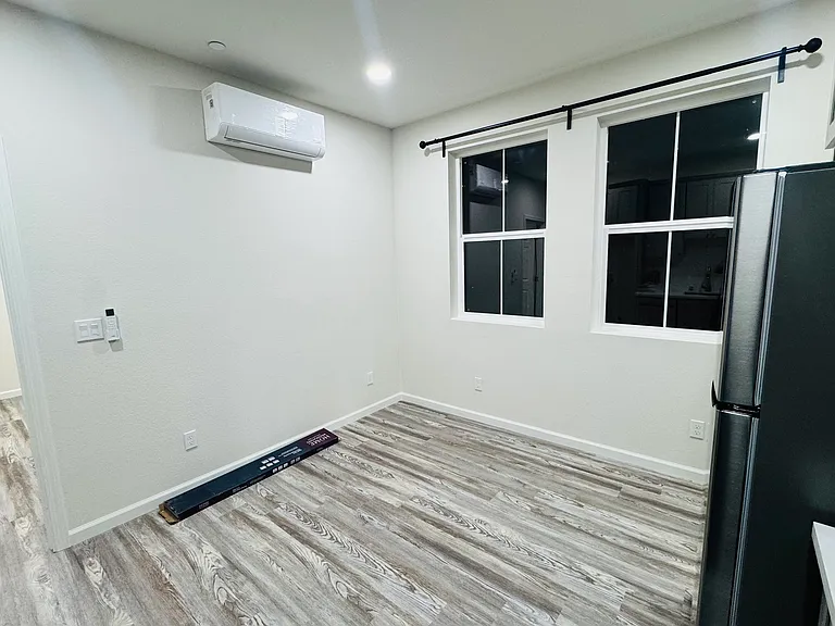 Living room & Kitchen