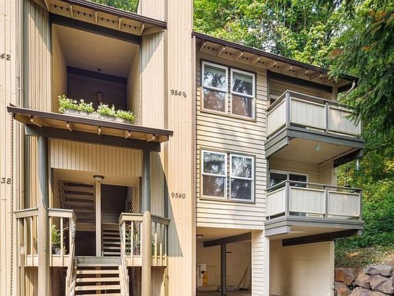 3rd image of 9546 Redmond Woodinville Rd NE Unit 9546