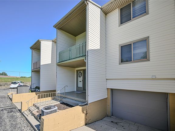 3rd image of 2155 Olympic St