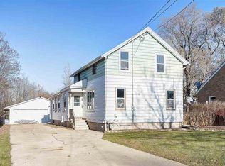 1221 Crooks St, Green Bay, WI 54301