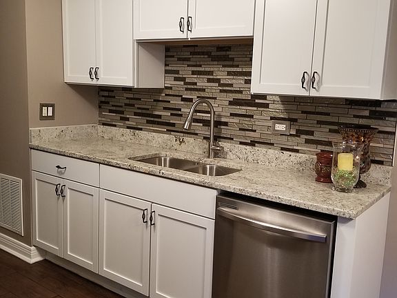 4th image of 805 Wellington Ave #0