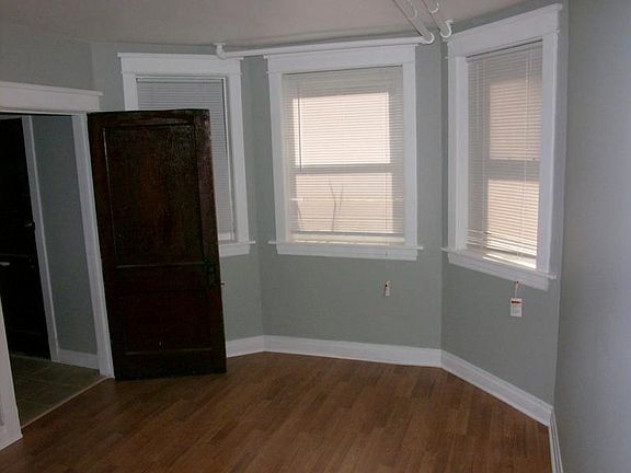 4th image of 3936 N Bernard St #B
