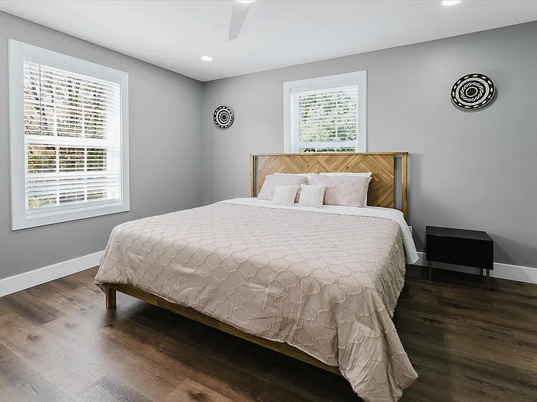 1210 Washtenaw Ave — Photo 32