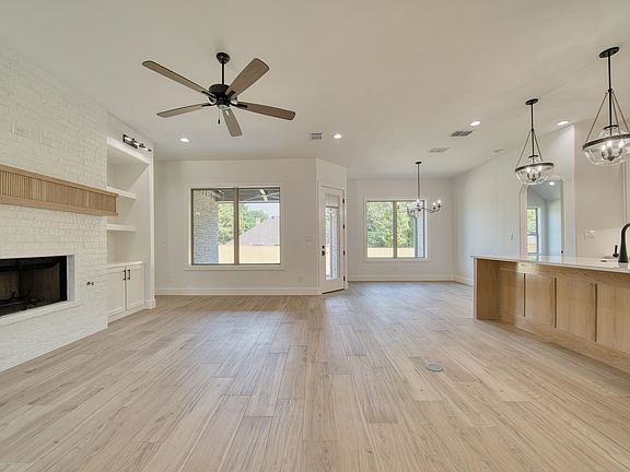 5th image of 314 Saddle Brook Dr