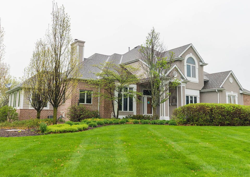 1st image of N42W33150 Glen Parc Cir