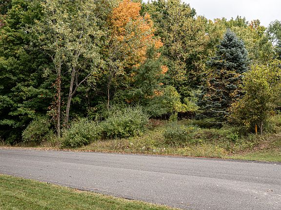 2nd image of 7 N Hill N Dale Dr