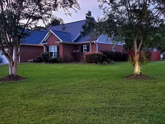 2nd image of 601 Riverside Dr NW