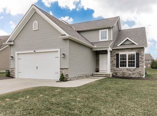 8728 Summer Wind Ln, Mentor, OH 44060