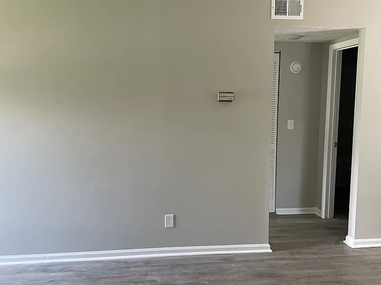 2630 Lincoln Park Dr — Photo 4