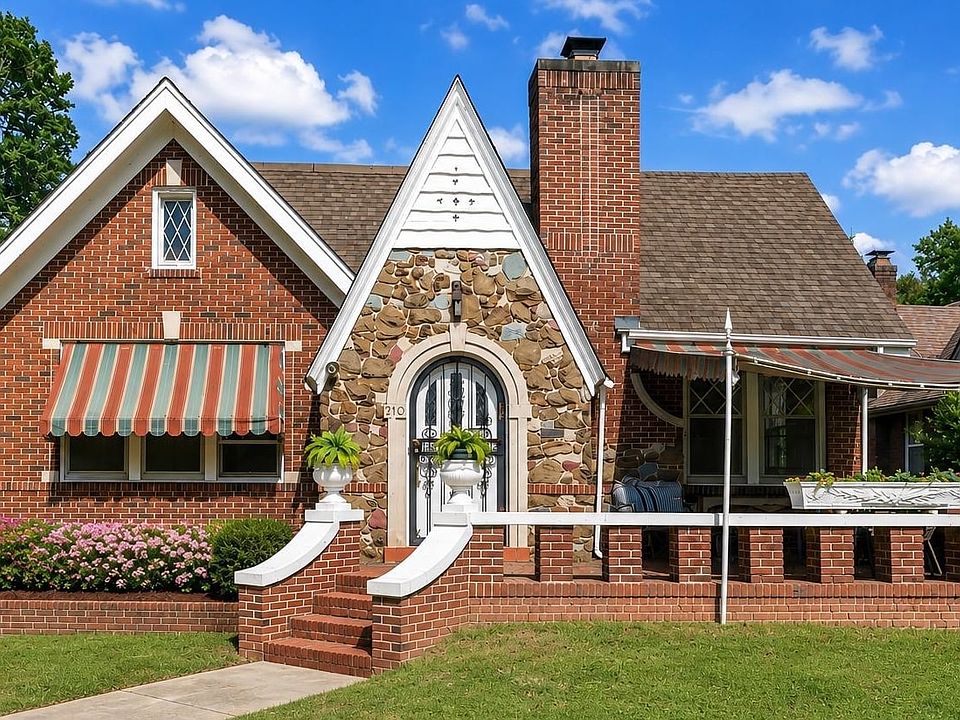 1st image of 910 Kensington Pl