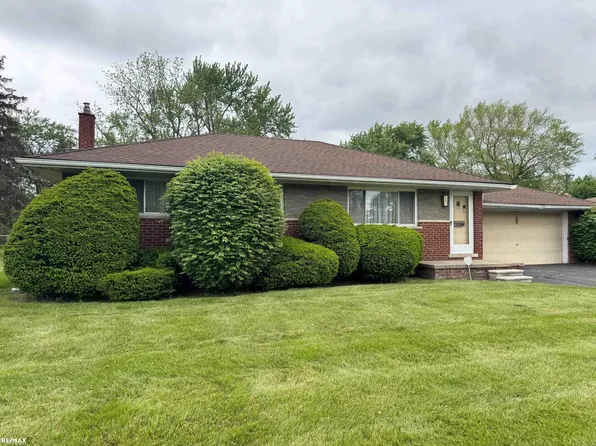 22821 Stair Dr, Clinton Township, MI 48036