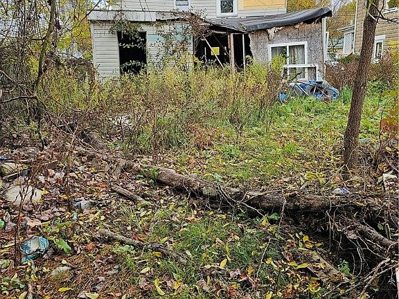 5th image of 411 Jefferson St