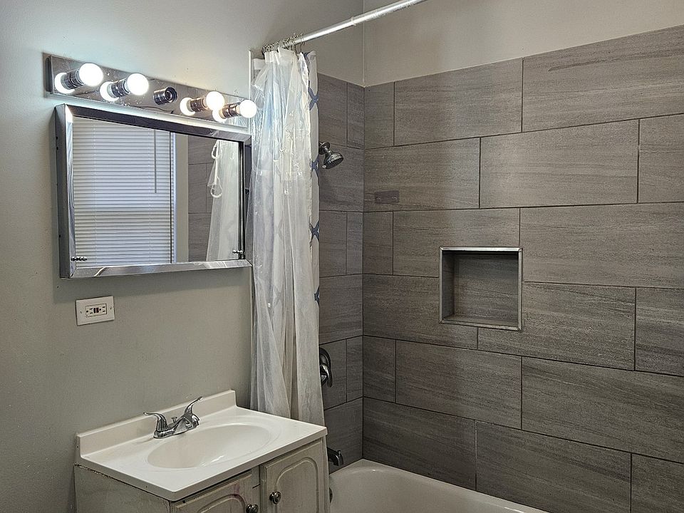 2nd image of 7121 S Eberhart Ave #2