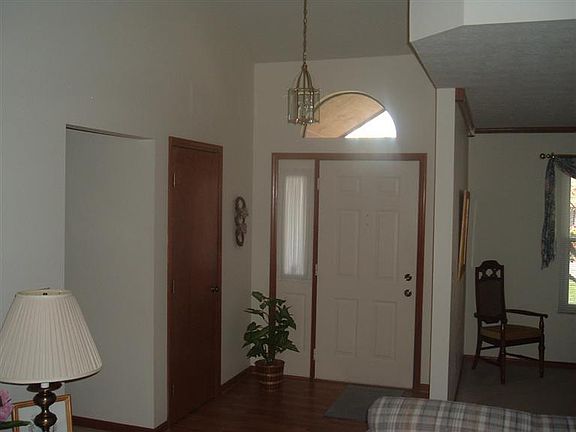 5th image of 434 Maple Springs Dr