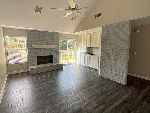 3rd image of 3112 Vicky Ct