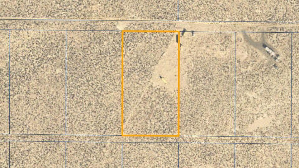 1st image of 4725 1st St