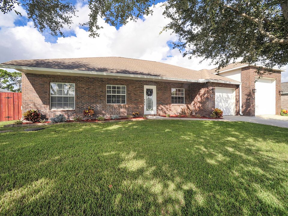 1st image of 125 Palm Cir