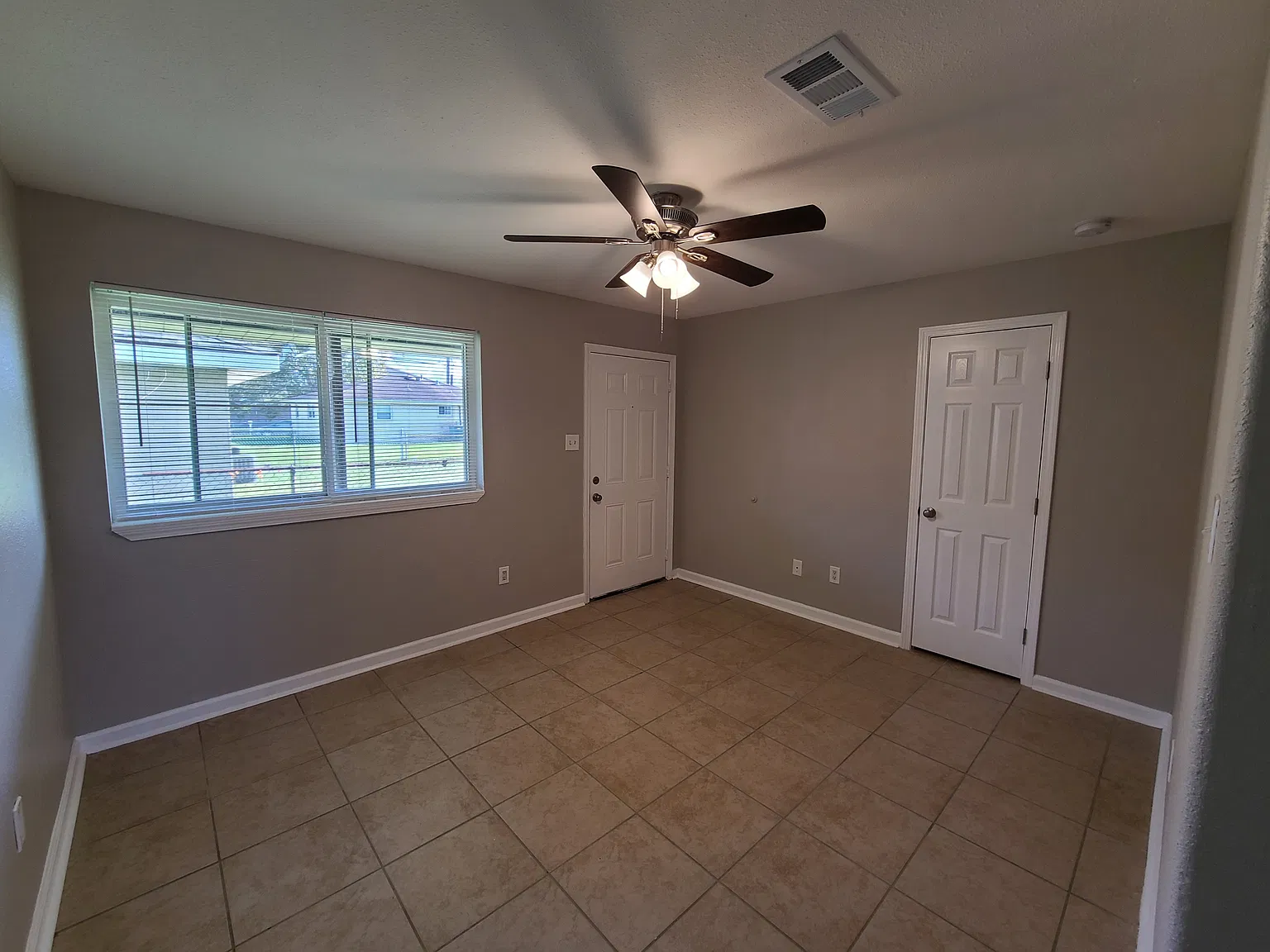 412 West Liberaux Street - C — Photo 3