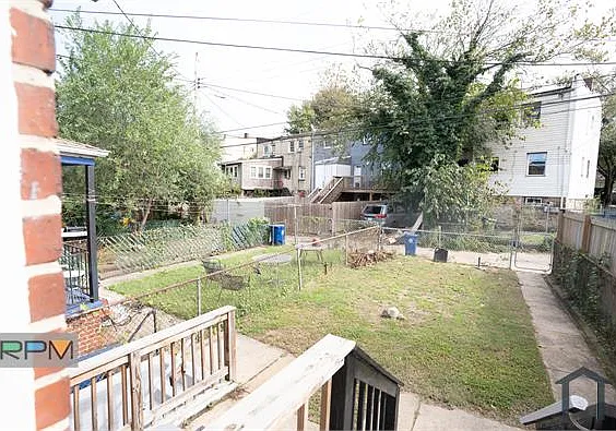 3969 Brooklyn Ave — Photo 17