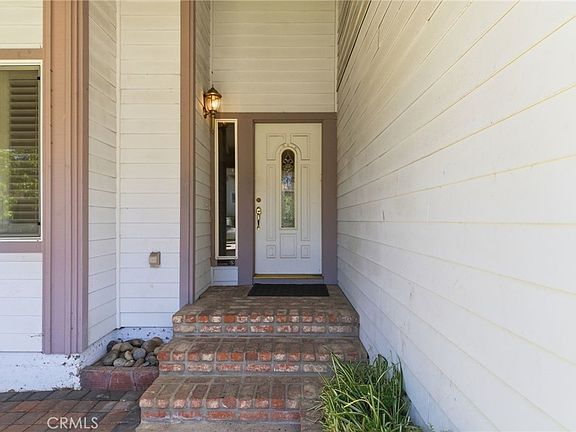 4th image of 585 Spring Hill Dr