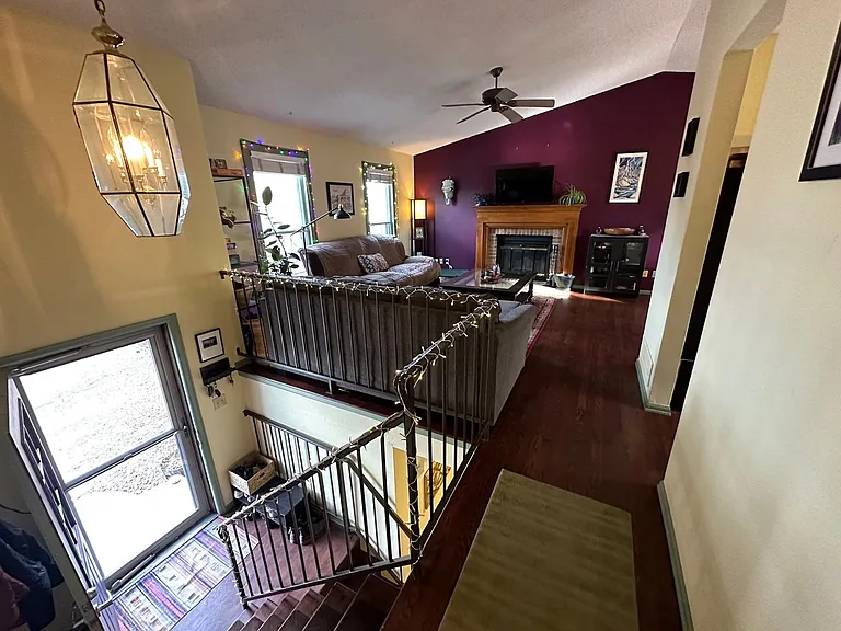 1120 Somerset St — Photo 3