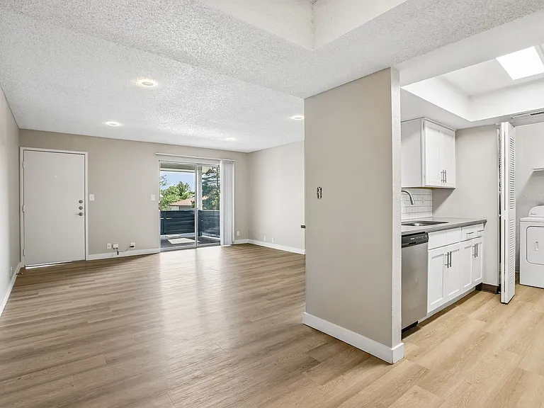 Brighton Place Apartments — Photo 76