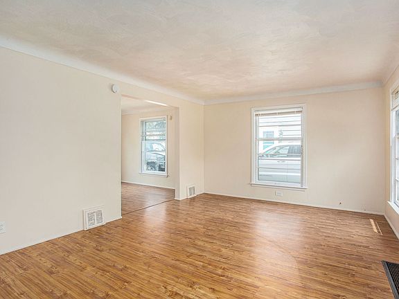 4th image of 731 Ardmore St SE