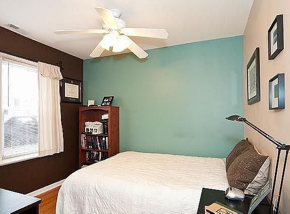 4th image of 4869 N Rockwell St #11