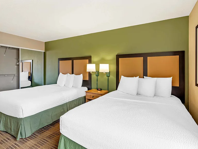 Studio Suite - 2 Queen Beds